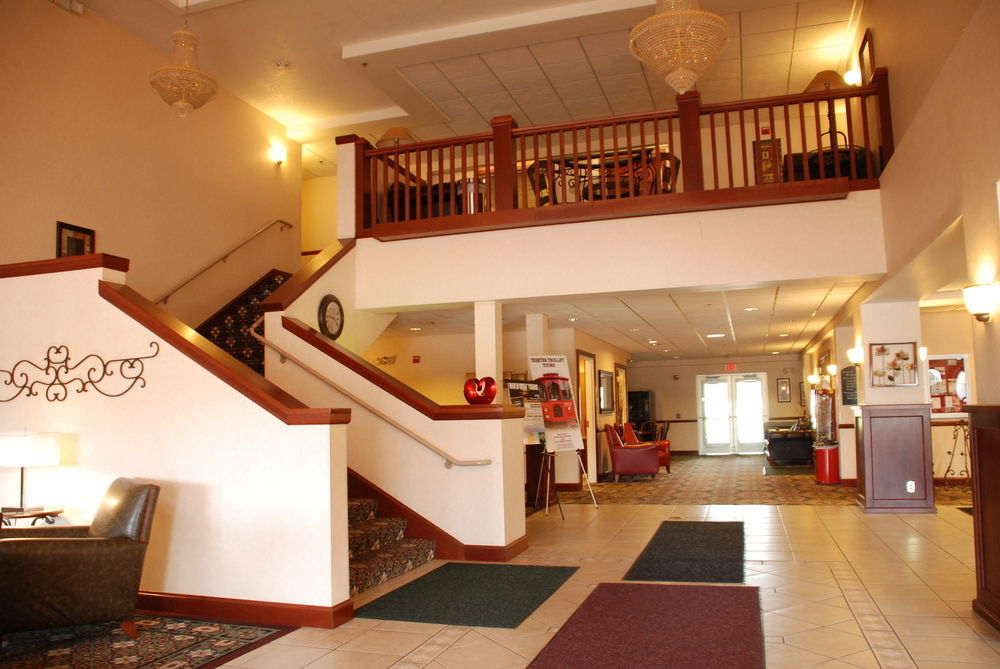 The Plaza Hotel & Suites Уинона Экстерьер фото